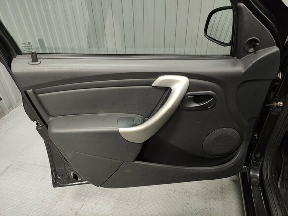 2011 Renault Logan I Рестайлинг, чёрный - вид 13
