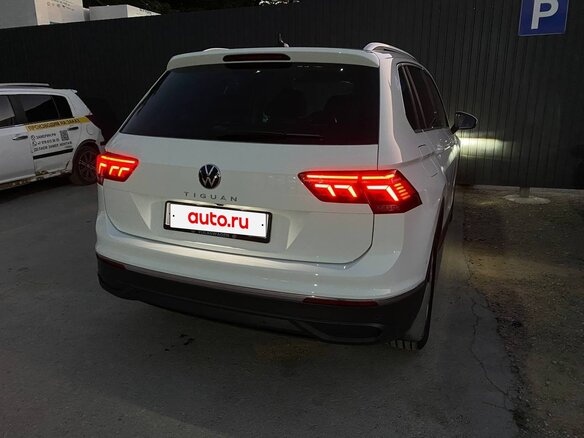 2021 Volkswagen Tiguan II Рестайлинг, белый, 2800000 рублей - вид 38