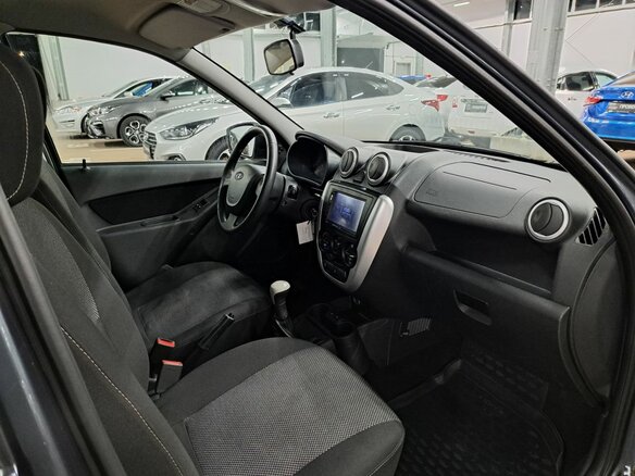 2017 Lada (ВАЗ) Granta I, оранжевый, 460000 рублей - вид 10