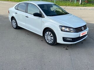 2016 Volkswagen Polo V Рестайлинг, белый, 860000 рублей, вид 3