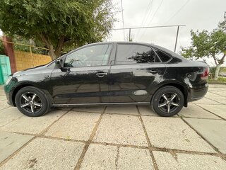 2011 Volkswagen Polo V, чёрный, 630000 рублей, вид 1