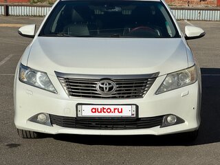 2012 Toyota Camry VII (XV50), белый, 1540000 рублей, вид 2
