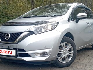 2017 Nissan Note II Рестайлинг, серебристый, 840000 рублей, вид 1