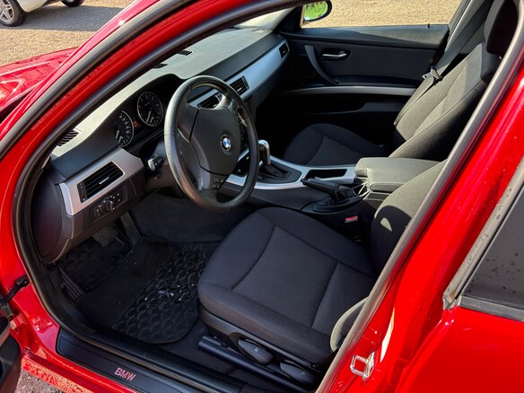 2005 BMW 3 серии 320i V (E90/E91/E92/E93), красный, 880000 рублей - вид 12