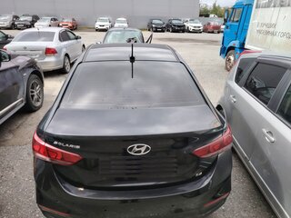 2017 Hyundai Solaris II, чёрный, 790000 рублей, вид 4