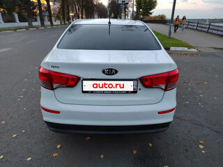 2016 Kia Rio III Рестайлинг, белый, 1140000 рублей, вид 5