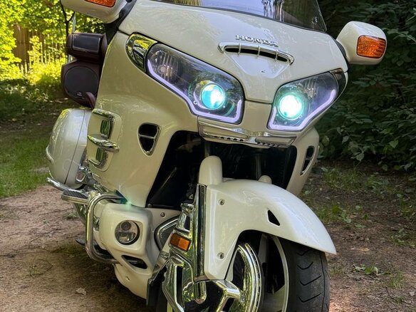 2010 Honda GL 1800 Gold Wing, белый, 1500000 рублей