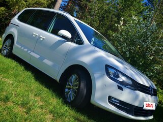 2013 Volkswagen Sharan II, белый, 1300000 рублей, вид 2