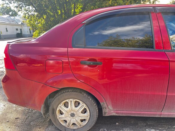 2009 Chevrolet Aveo I Рестайлинг, красный, 350000 рублей - вид 3