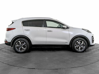 2021 Kia Sportage IV Рестайлинг, белый, 2550000 рублей, вид 4