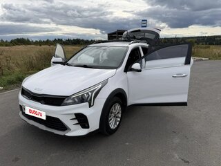 2021 Kia Rio X IV Рестайлинг, белый, 1650000 рублей, вид 1