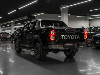 2025 Toyota Hilux VIII Рестайлинг 2, чёрный, 6900000 рублей, вид 4