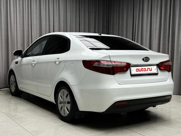2013 Kia Rio 5-speed III, белый - вид 5