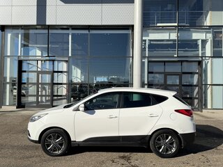 2014 Hyundai ix35 I Рестайлинг, белый, 1300000 рублей, вид 3