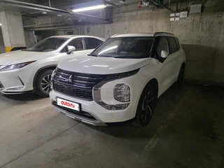 2023 Mitsubishi Outlander IV, белый, 3850000 рублей, вид 1