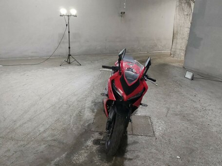 2023 Honda CBR 650R, красный, 999000 рублей, вид 3