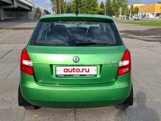 2011 Skoda Fabia II Рестайлинг, зелёный, 510000 рублей, вид 5