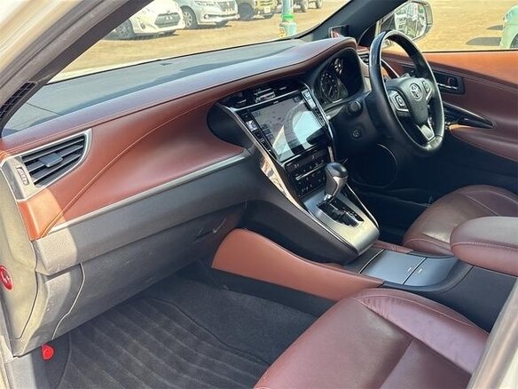 2018 Toyota Harrier III (XU60) Рестайлинг, белый, 2390000 рублей - вид 15
