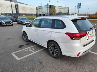2022 Mitsubishi Outlander III Рестайлинг 3, белый, 2700000 рублей, вид 4