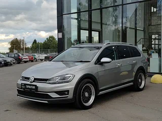 2017 Volkswagen Golf Alltrack VII Рестайлинг, серый, 1899000 рублей, вид 1