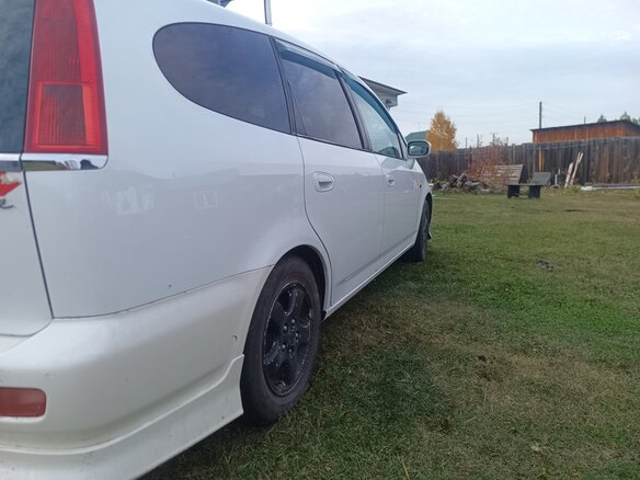 2002 Honda Stream I, белый, 380000 рублей - вид 4