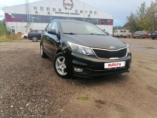 2015 Kia Rio III Рестайлинг, чёрный, 860000 рублей, вид 2