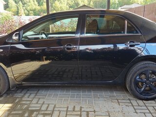 2010 Toyota Corolla X (E140, E150) Рестайлинг, чёрный, 950000 рублей, вид 4