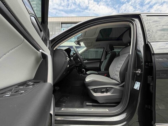 2022 Volkswagen Tayron I Рестайлинг, чёрный, 2285000 рублей - вид 6