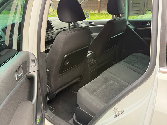 2015 Volkswagen Tiguan I Рестайлинг, белый, 2100000 рублей - вид 9