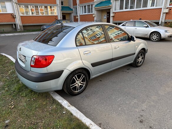 2006 Kia Rio II, серебристый, 337000 рублей - вид 4