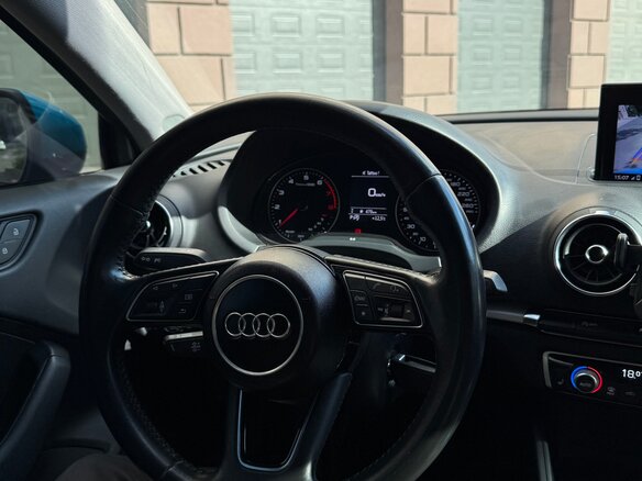 2019 Audi A3 III (8V) Рестайлинг, голубой, 1400000 рублей - вид 23