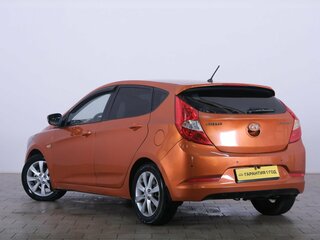 2015 Hyundai Solaris I Рестайлинг, оранжевый, 949000 рублей, вид 4