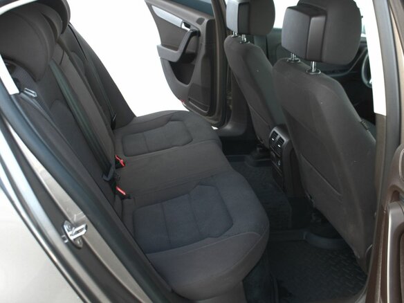 2011 Volkswagen Passat B7, коричневый, 790000 рублей - вид 11