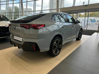 2024 BMW X2 xDrive25i II (U10), серый, 5800000 рублей, вид 4