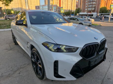 2024 BMW X6 M60i III (G06) Рестайлинг, белый, 15000000 рублей, вид 1