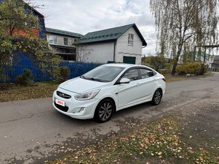 2013 Hyundai Solaris I, белый, 870000 рублей, вид 1