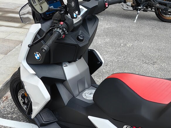 2019 BMW C 400 X, белый, 520000 рублей - вид 10