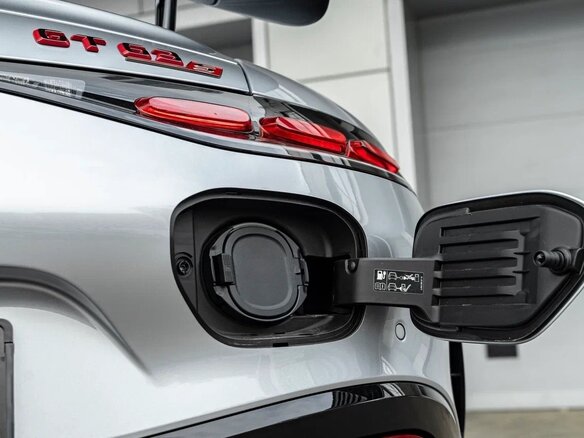 2026 Mercedes-Benz AMG GT 63 S E Performance II, серебристый, 27890000 рублей - вид 7