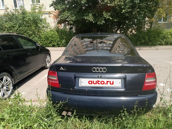 1998 Audi A4 I (B5), синий, 320000 рублей - вид 3