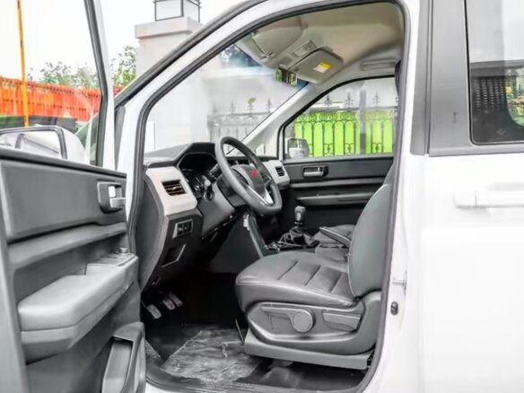 2022 Wuling Hongguang Plus, белый, 1400000 рублей - вид 3