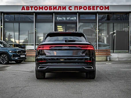 2022 Audi Q8 45 TDI I (4M), чёрный, 6750000 рублей, вид 4