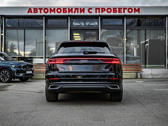 2022 Audi Q8 45 TDI I (4M), чёрный, 6750000 рублей - вид 3