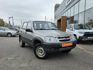 2014 Chevrolet Niva I Рестайлинг, серебристый, 349000 рублей, вид 2