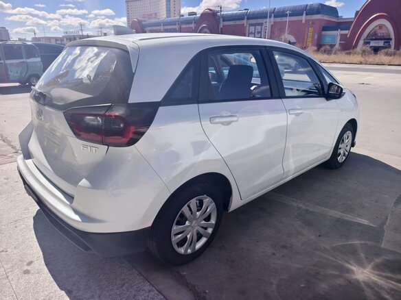 2026 Honda Fit IV Рестайлинг 2, белый, 2100000 рублей - вид 10