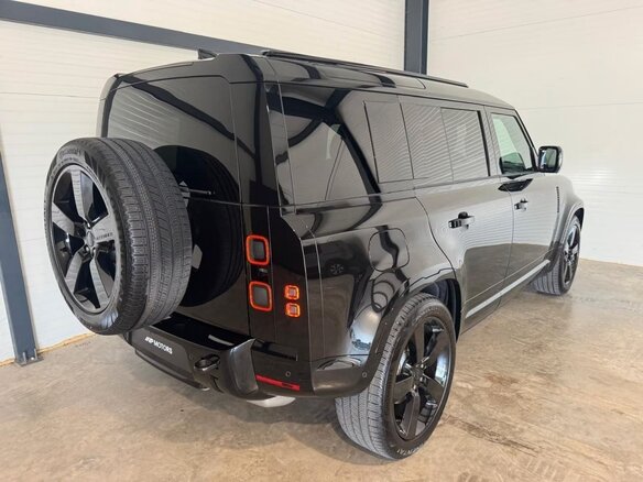 2026 Land Rover Defender 110 II, чёрный - вид 1