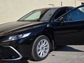 2021 Toyota Camry VIII (XV70) Рестайлинг, чёрный, 2400000 рублей, вид 3