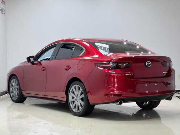 2023 Mazda 3 Axela IV (BP), красный, 1340000 рублей - вид 5