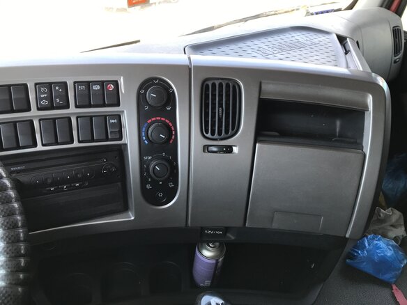2011 Renault Premium, красный, 2400000 рублей - вид 5