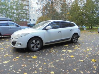 2010 Renault Megane III, белый, 705000 рублей, вид 2