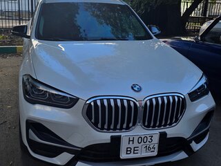 2021 BMW X1 20i xDrive II (F48) Рестайлинг, белый, 3370000 рублей, вид 1